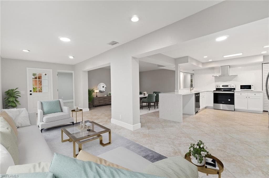 3 Kings Rd A7, Naples, FL 34112-4
