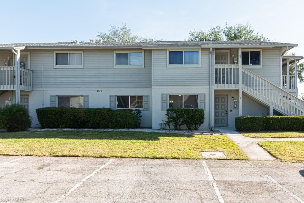 5745 Foxlake Dr D, North Fort Myers, FL 33917-35