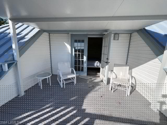 305 Colonial Ave, Marco Island, FL 34145-29