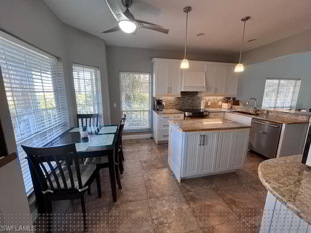 305 Colonial Ave, Marco Island, FL 34145-7