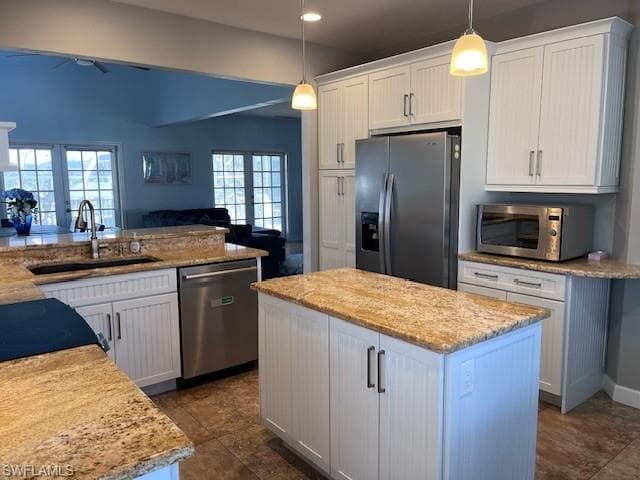 305 Colonial Ave, Marco Island, FL 34145-8