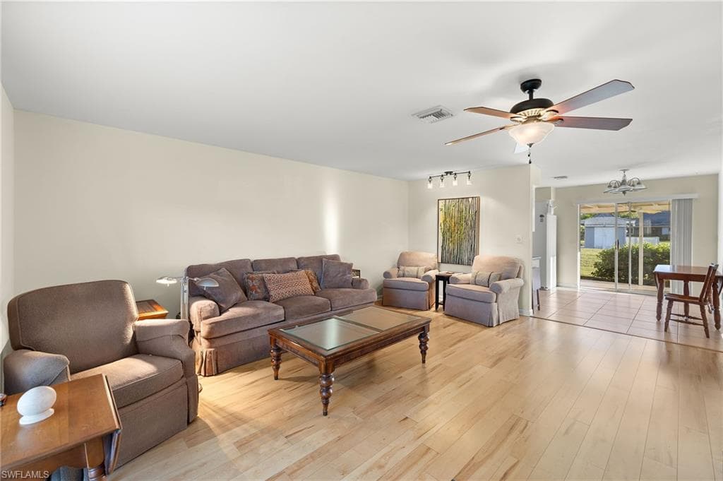 654 Palm View Dr 3, Naples, FL 34110-6