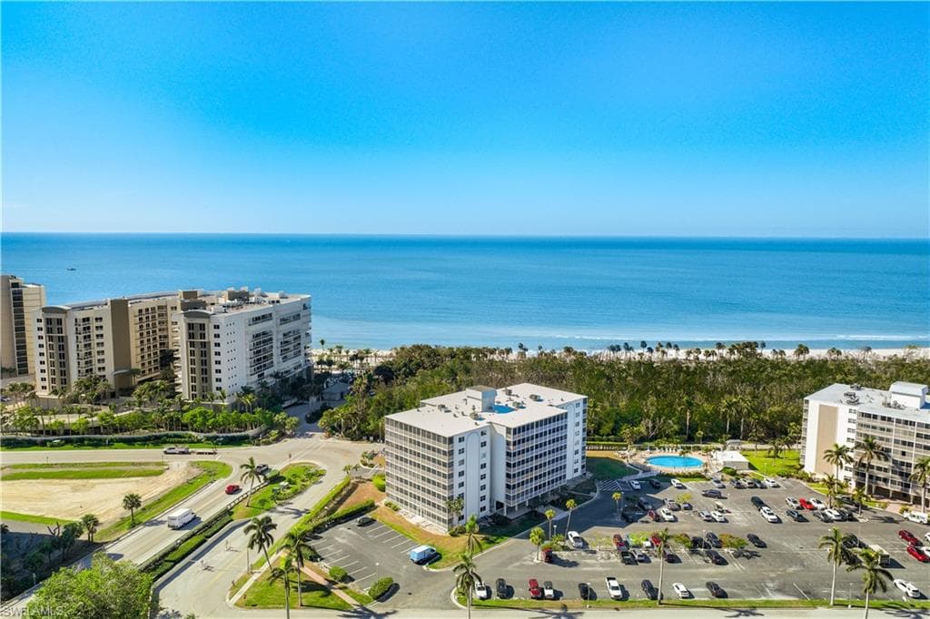 1 Bluebill Ave 201, Naples, FL 34108-17