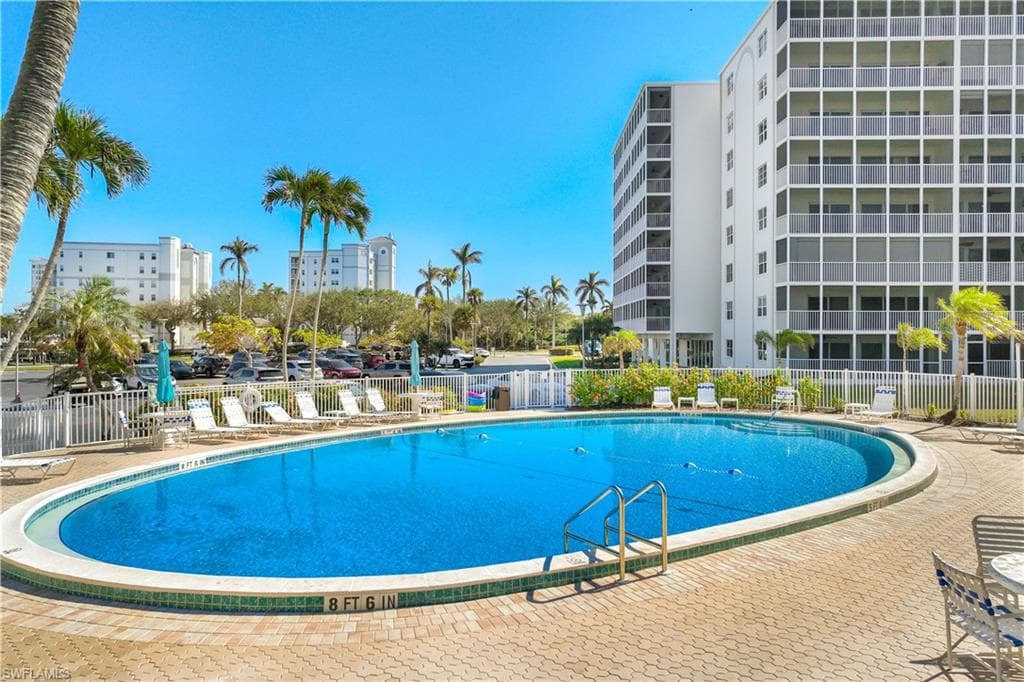 1 Bluebill Ave 201, Naples, FL 34108-20