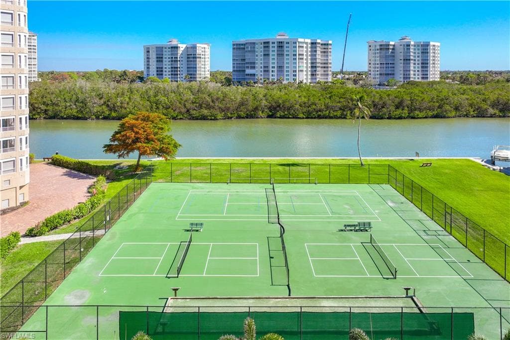 1 Bluebill Ave 201, Naples, FL 34108-25