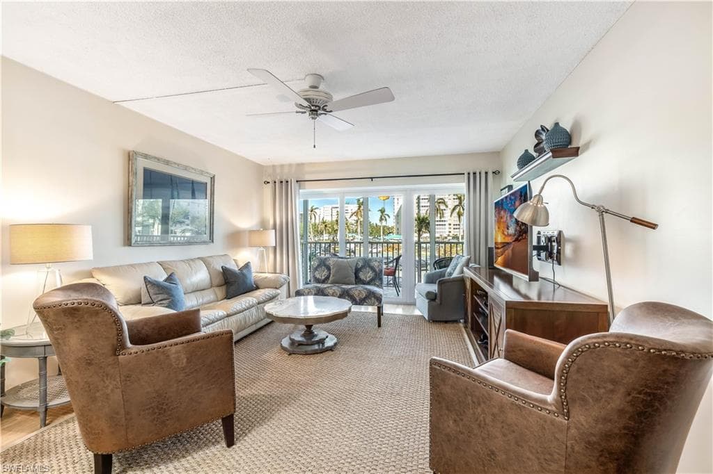 1 Bluebill Ave 201, Naples, FL 34108-3