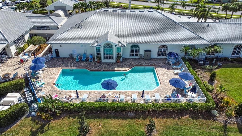 309 Harvard Ln, Naples, FL 34104-38