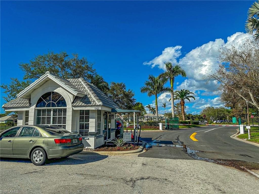 309 Harvard Ln, Naples, FL 34104-46