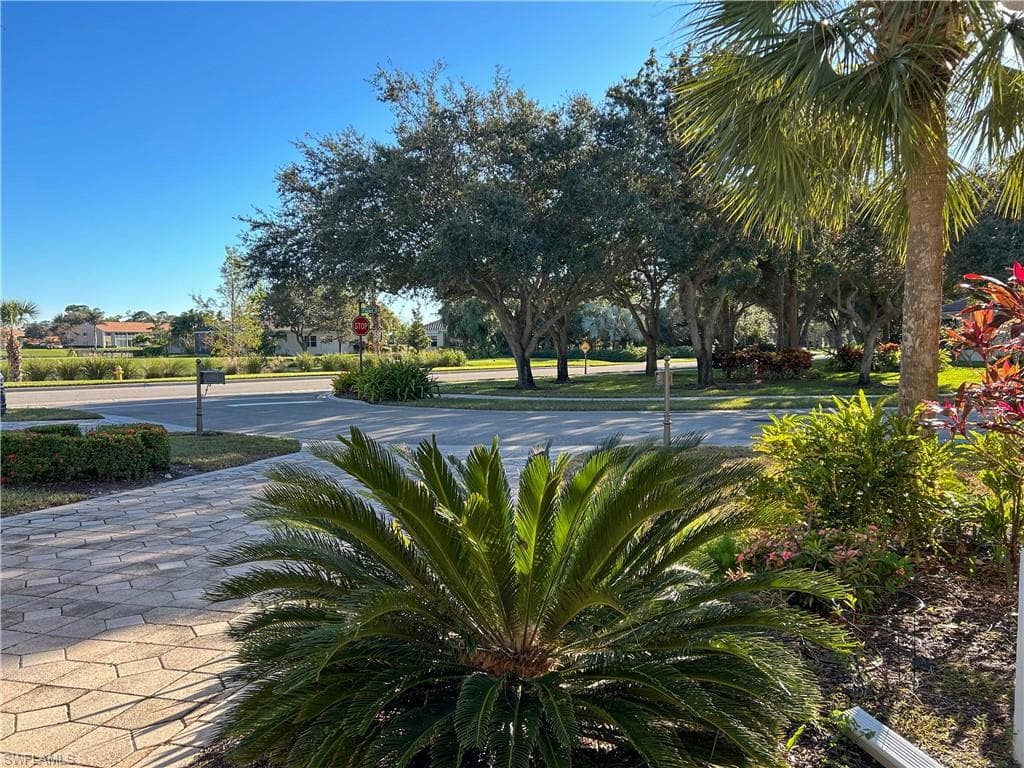 309 Harvard Ln, Naples, FL 34104-5