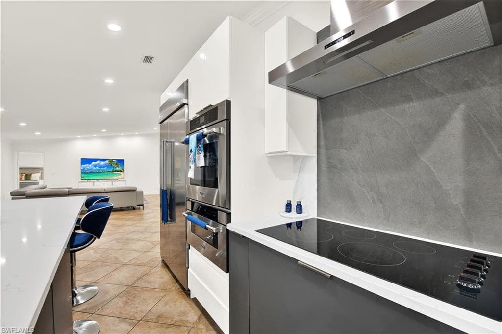 161 Golden Gate Blvd E, Naples, FL 34120-11