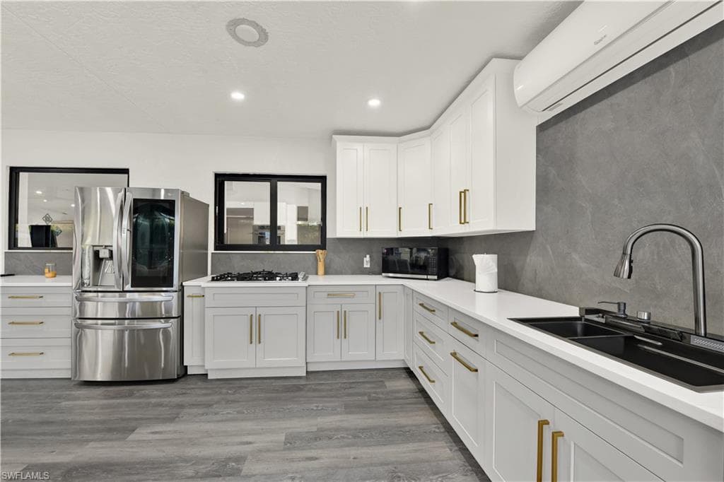 161 Golden Gate Blvd E, Naples, FL 34120-37