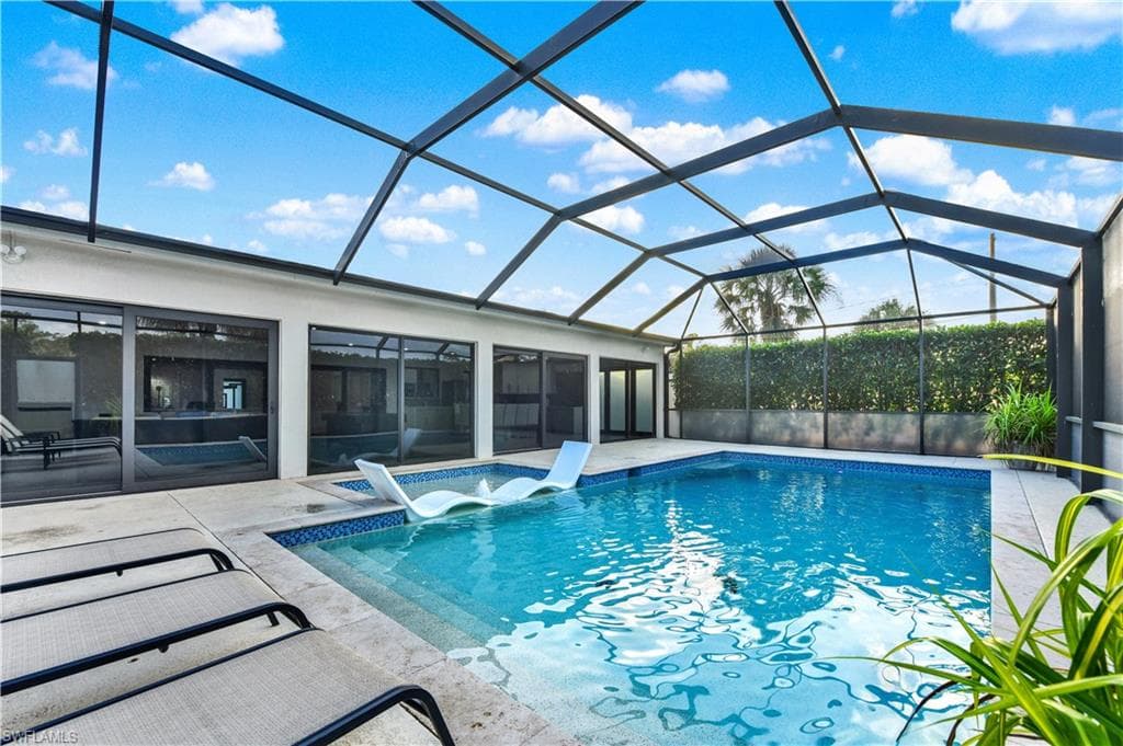 161 Golden Gate Blvd E, Naples, FL 34120-43