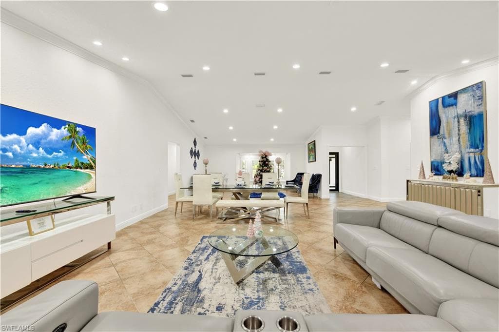 161 Golden Gate Blvd E, Naples, FL 34120-45