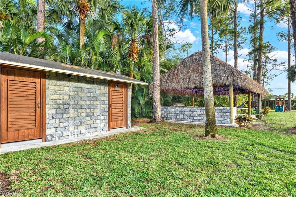 161 Golden Gate Blvd E, Naples, FL 34120-48