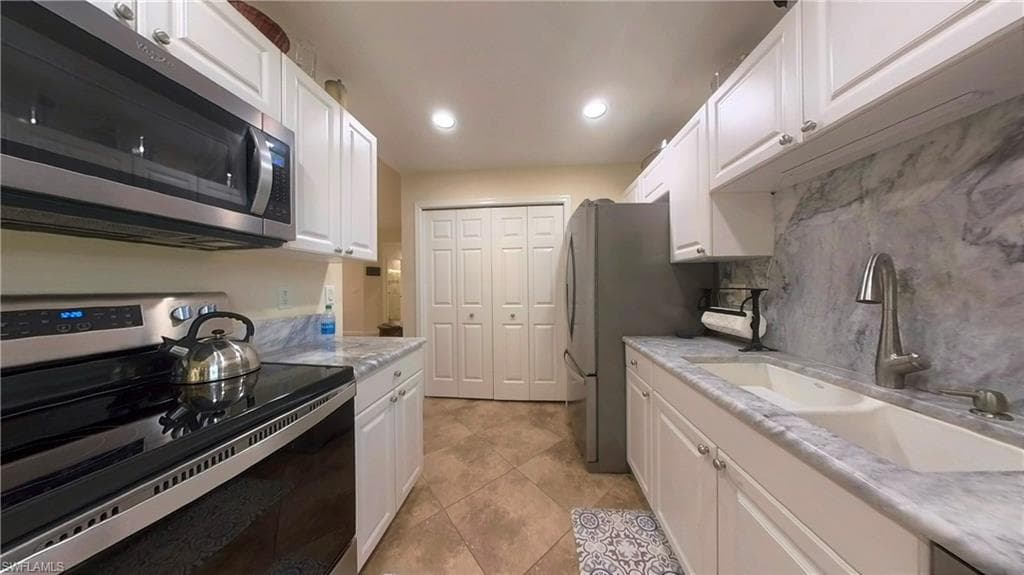 7110 Wild Forest Ct 101, Naples, FL 34109-8