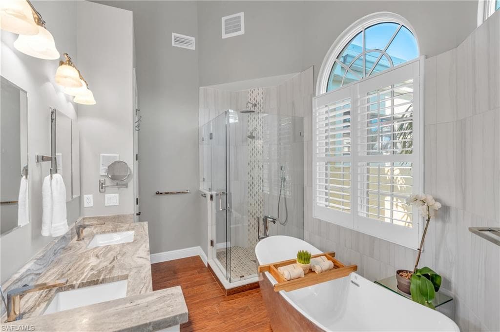 1180 Clam Ct 1, Naples, FL 34102-13