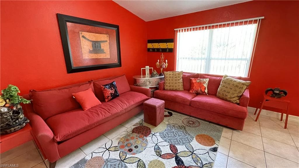 4205 27th Ave NE, Naples, FL 34120-9