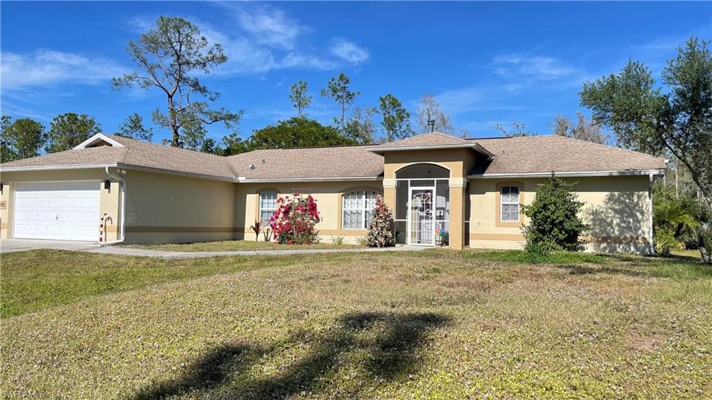 4205 27th Ave NE, Naples, FL 34120-1