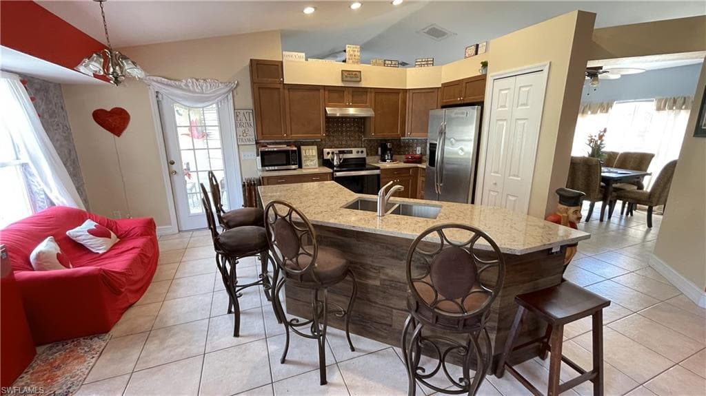4205 27th Ave NE, Naples, FL 34120-20
