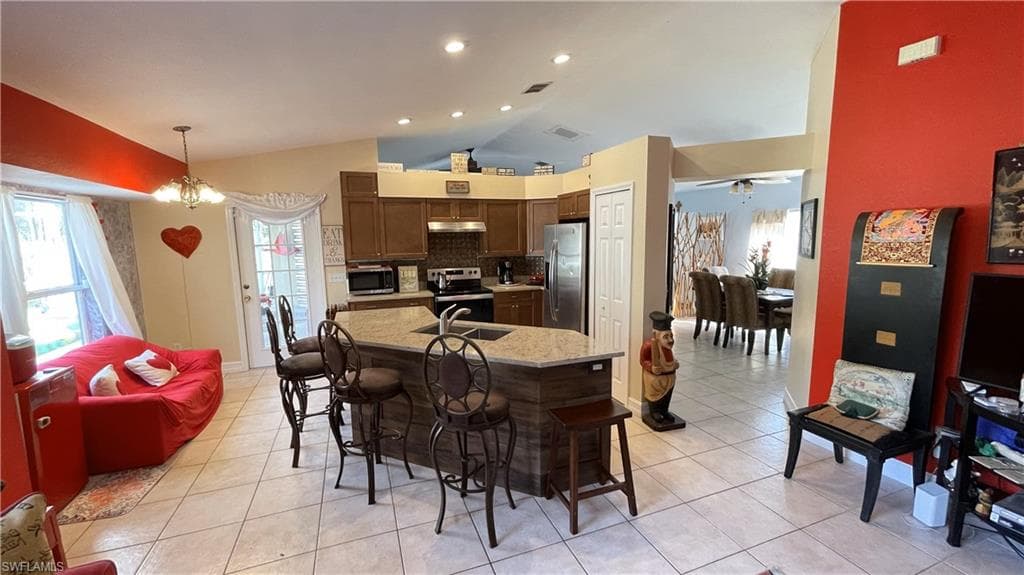 4205 27th Ave NE, Naples, FL 34120-3