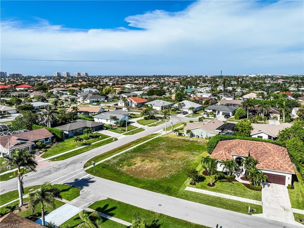 1318 Freeport Ave, Marco Island, FL 34145-16