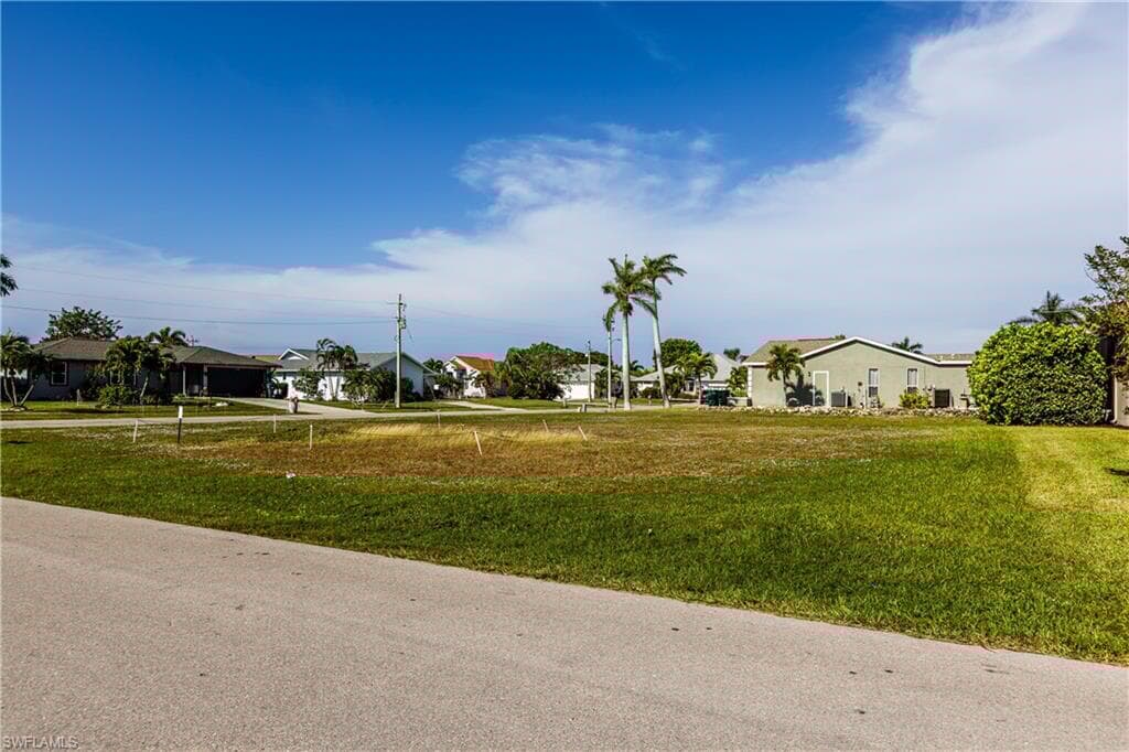 1318 Freeport Ave, Marco Island, FL 34145-4