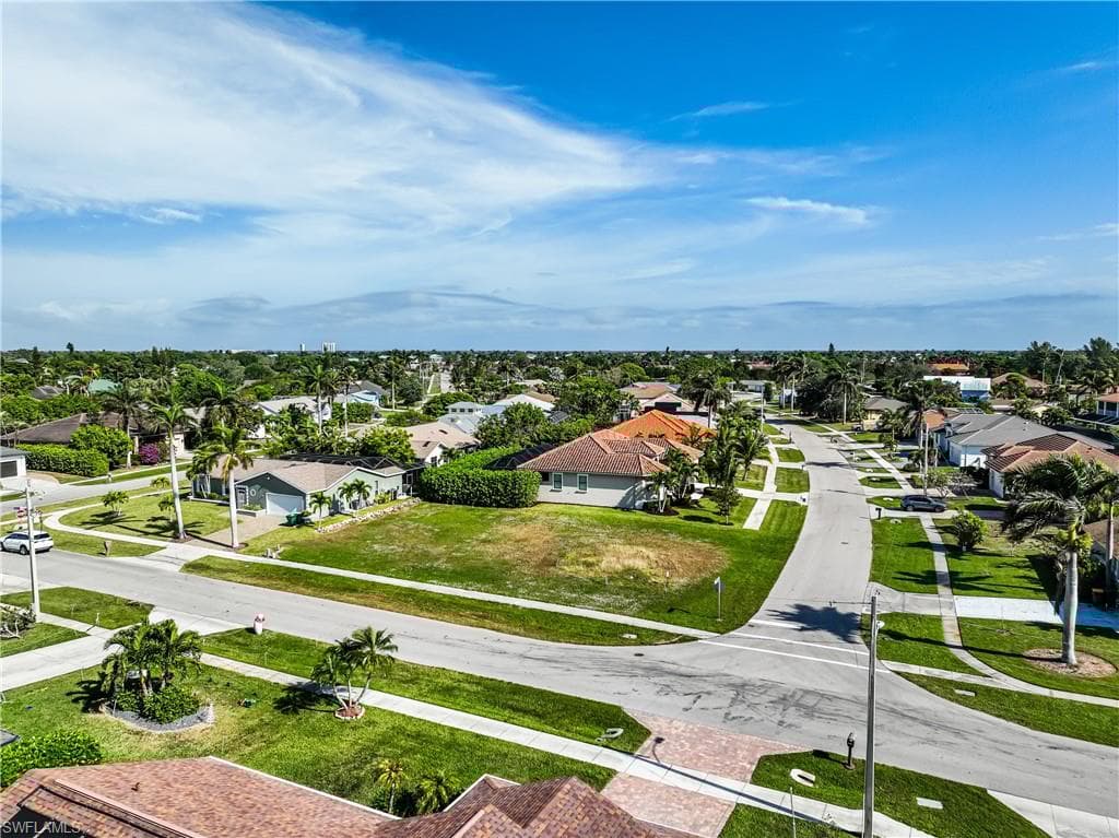 1318 Freeport Ave, Marco Island, FL 34145-8