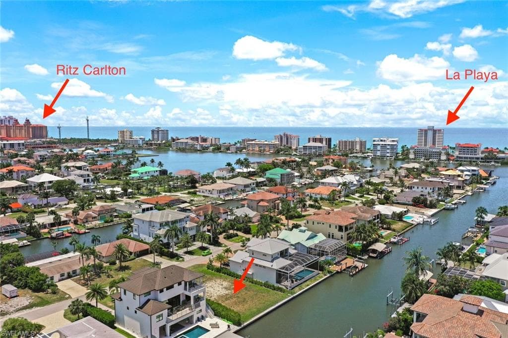 469 Trade Winds Ave, Naples, FL 34108-4