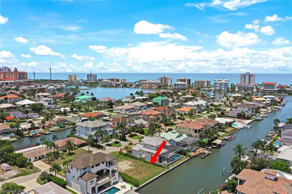 469 Trade Winds Ave, Naples, FL 34108-6