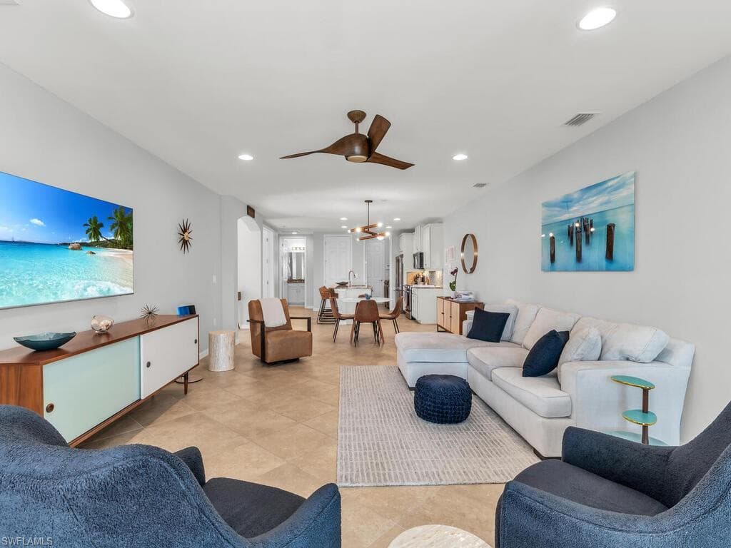 14916 Edgewater Cir, Naples, FL 34114-10