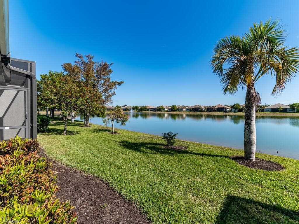 14916 Edgewater Cir, Naples, FL 34114-15