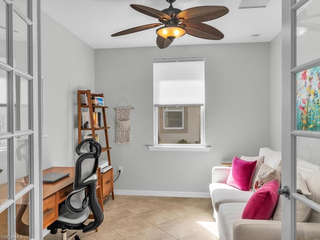 14916 Edgewater Cir, Naples, FL 34114-21