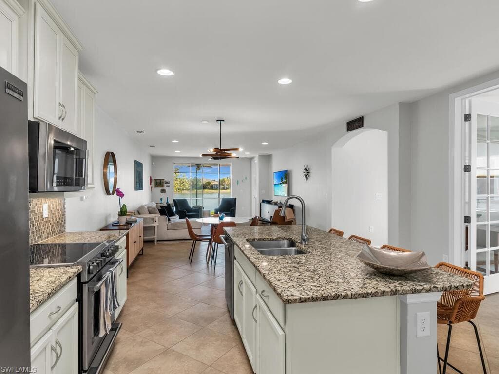 14916 Edgewater Cir, Naples, FL 34114-7