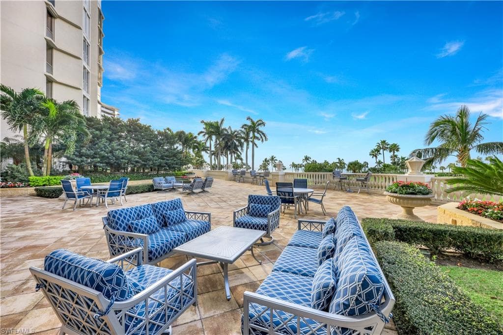 4021 Gulf Shore Blvd N 1002, Naples, FL 34103-24