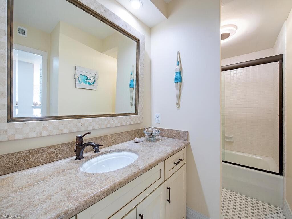 4051 Gulf Shore Blvd N 204, Naples, FL 34103-14