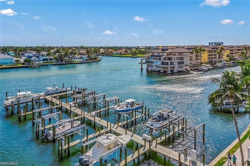 4051 Gulf Shore Blvd N 204, Naples, FL 34103-18