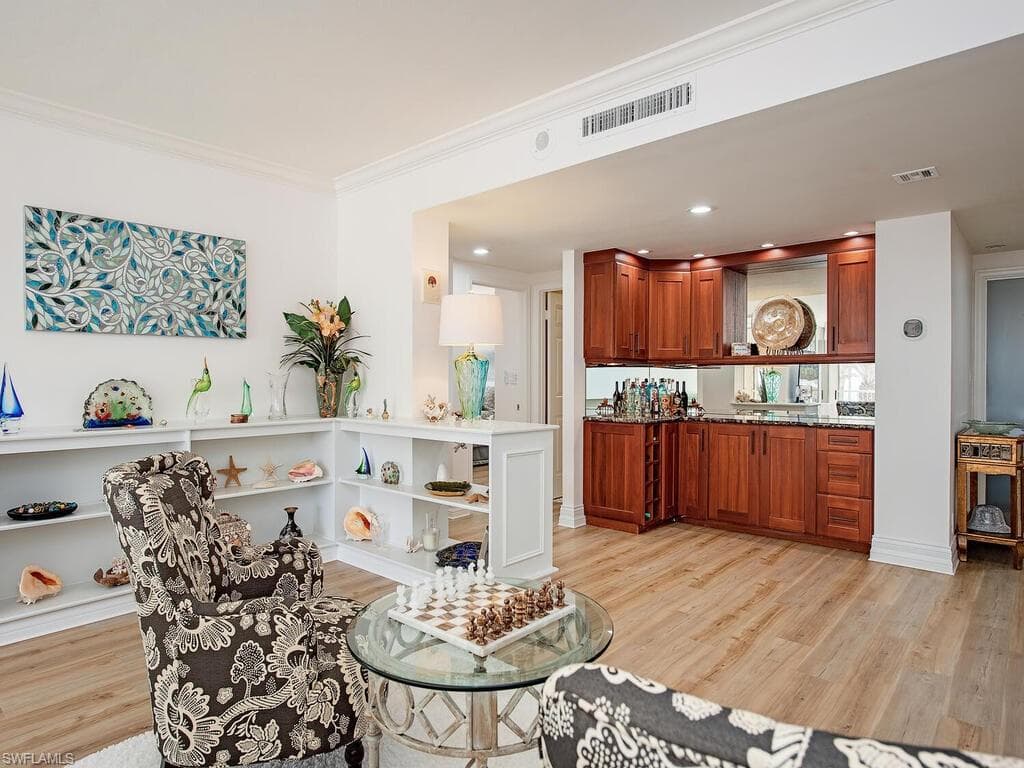 4051 Gulf Shore Blvd N 204, Naples, FL 34103-8