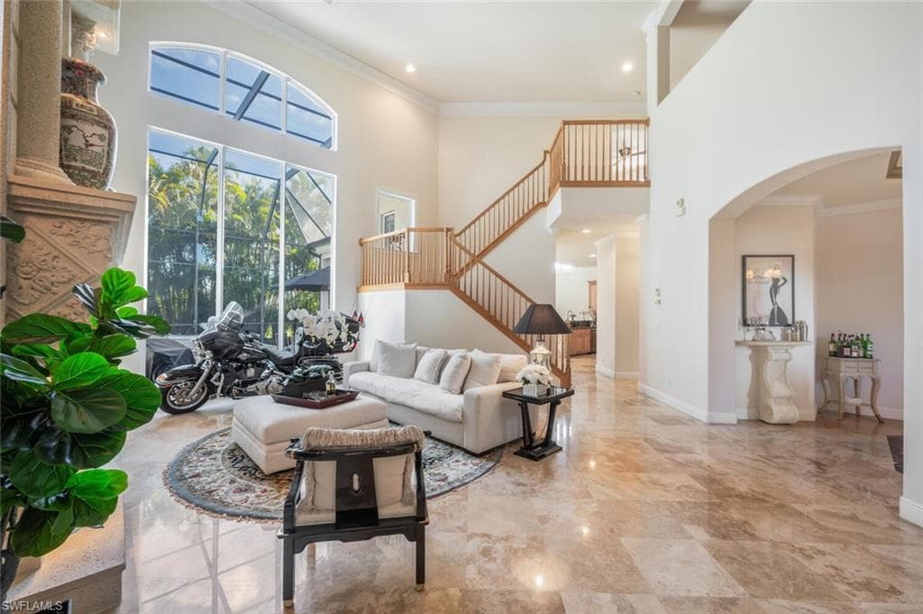 5011 Cerromar Dr, Naples, FL 34112-4