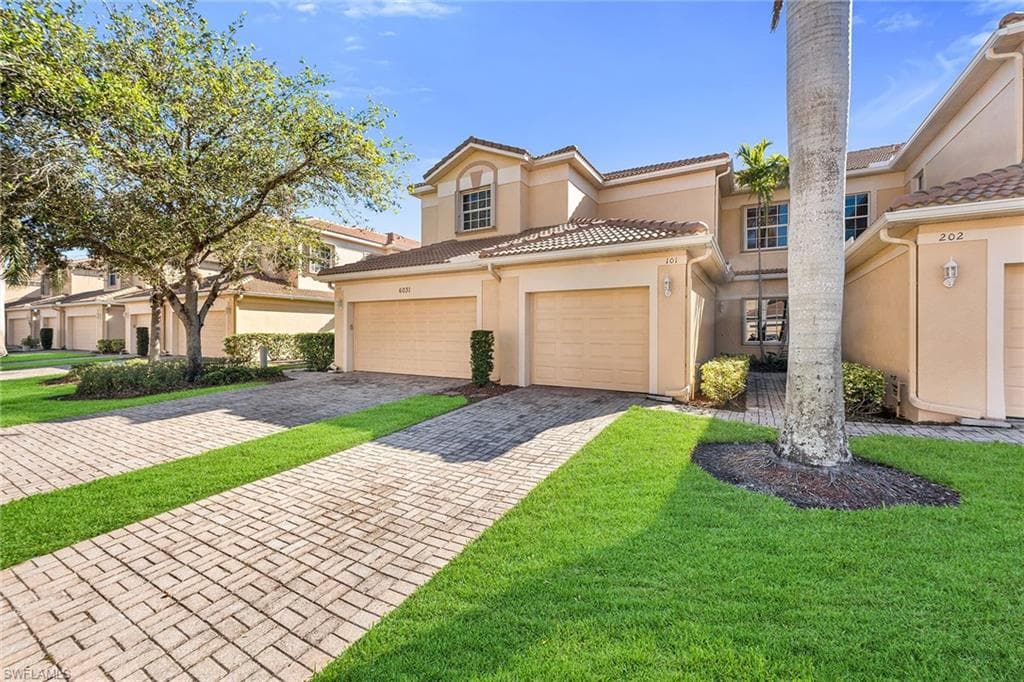 6031 Jonathans Bay Cir 101, Fort Myers, FL 33908-33