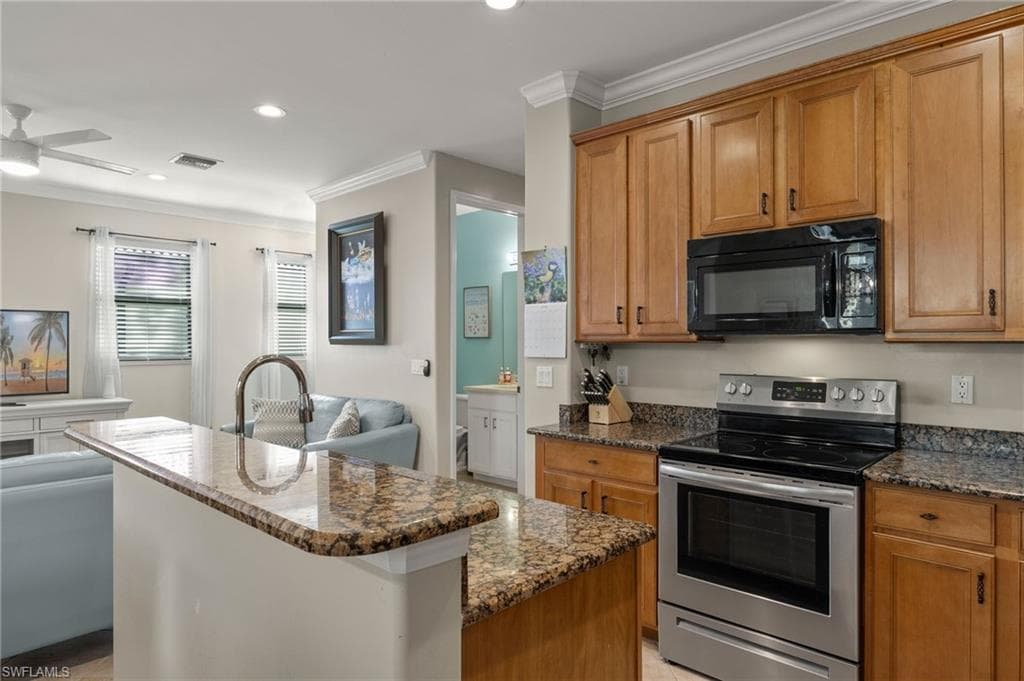 1134 Medan Ct N 33, Naples, FL 34113-10