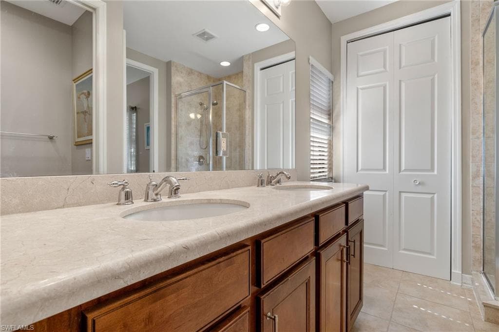 1134 Medan Ct N 33, Naples, FL 34113-20
