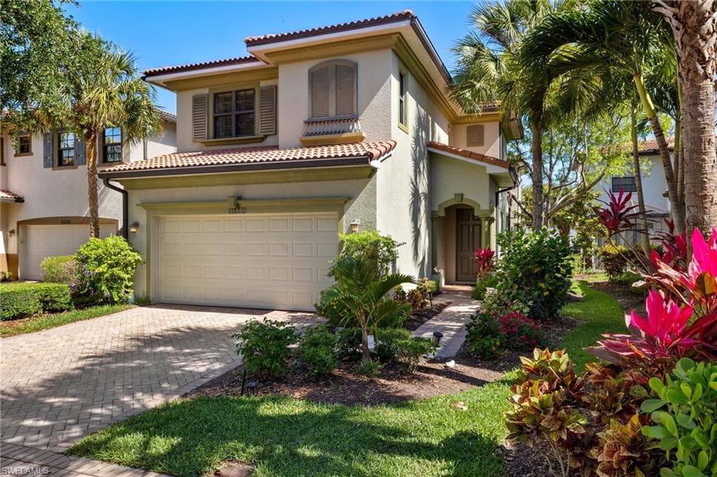 1134 Medan Ct N 33, Naples, FL 34113-30