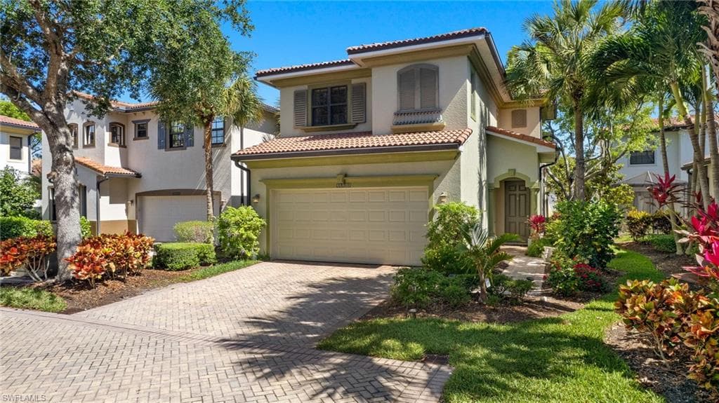 1134 Medan Ct N 33, Naples, FL 34113-32