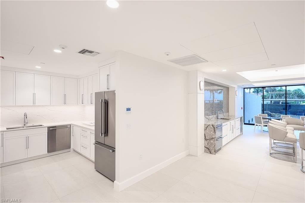 4001 Gulf Shore Blvd N Ph7, Naples, FL 34103-38