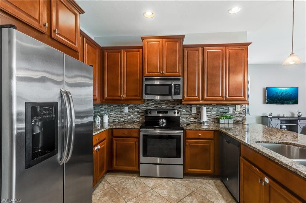 15104 Summit Place Cir 216, Naples, FL 34119-12