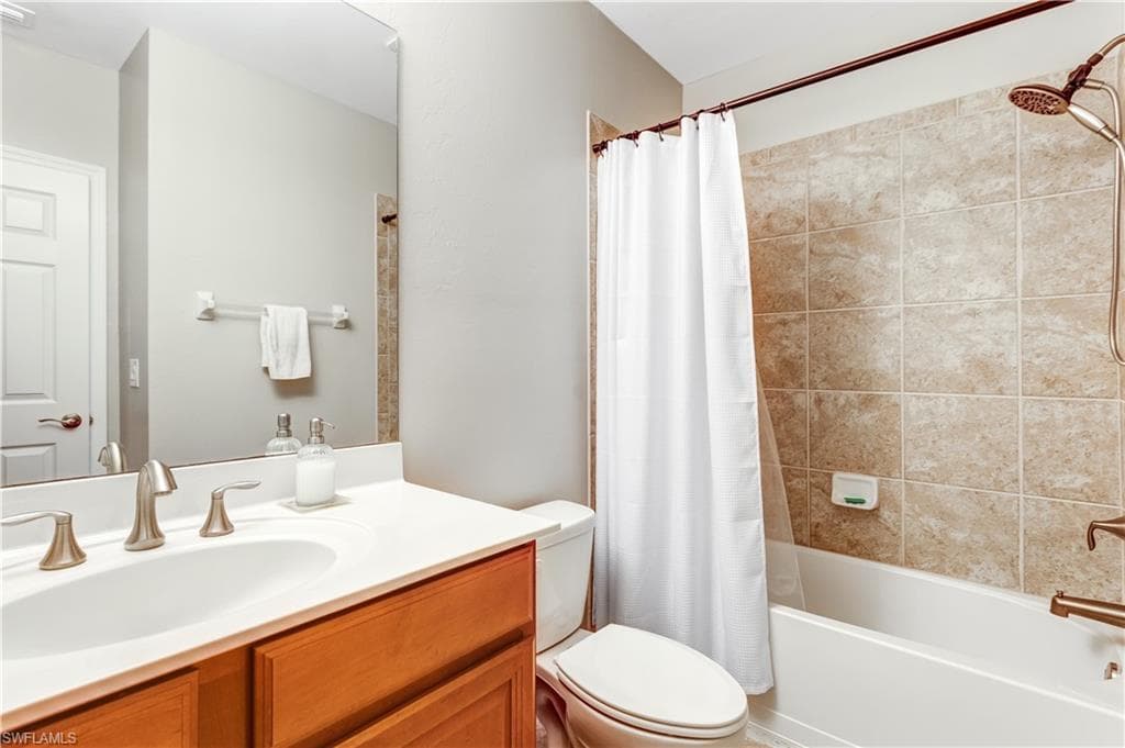 15104 Summit Place Cir 216, Naples, FL 34119-32