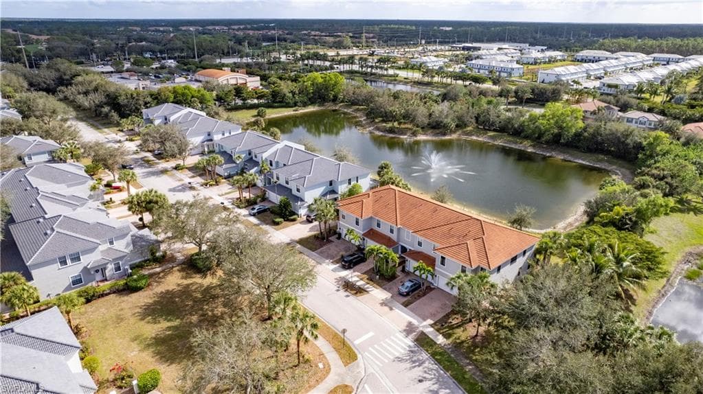 15104 Summit Place Cir 216, Naples, FL 34119-38