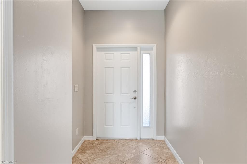 15104 Summit Place Cir 216, Naples, FL 34119-5