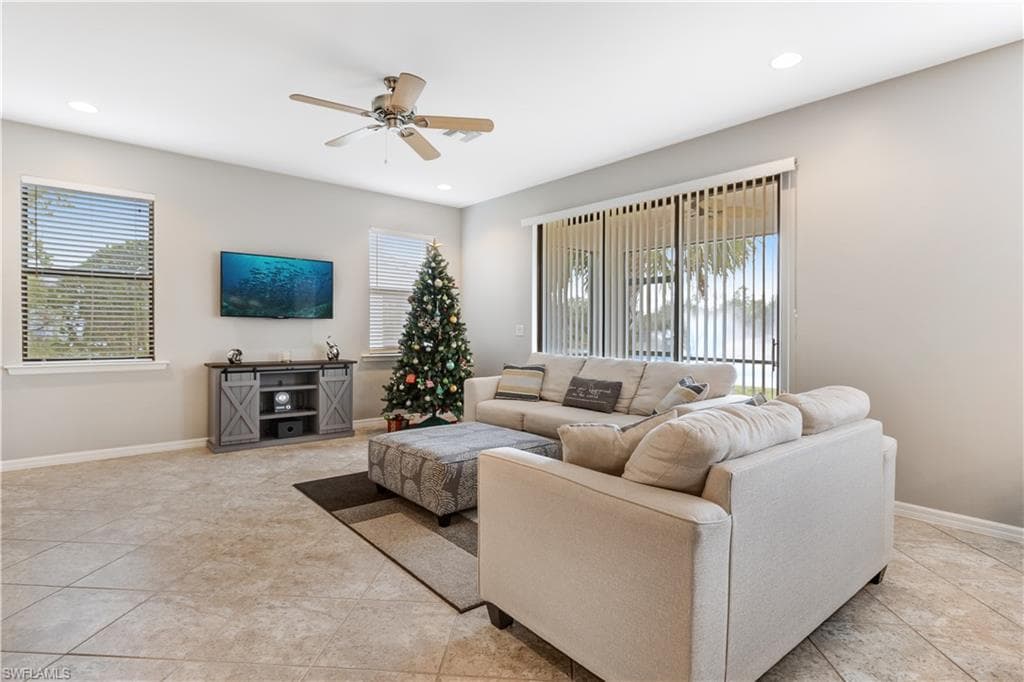 15104 Summit Place Cir 216, Naples, FL 34119-8
