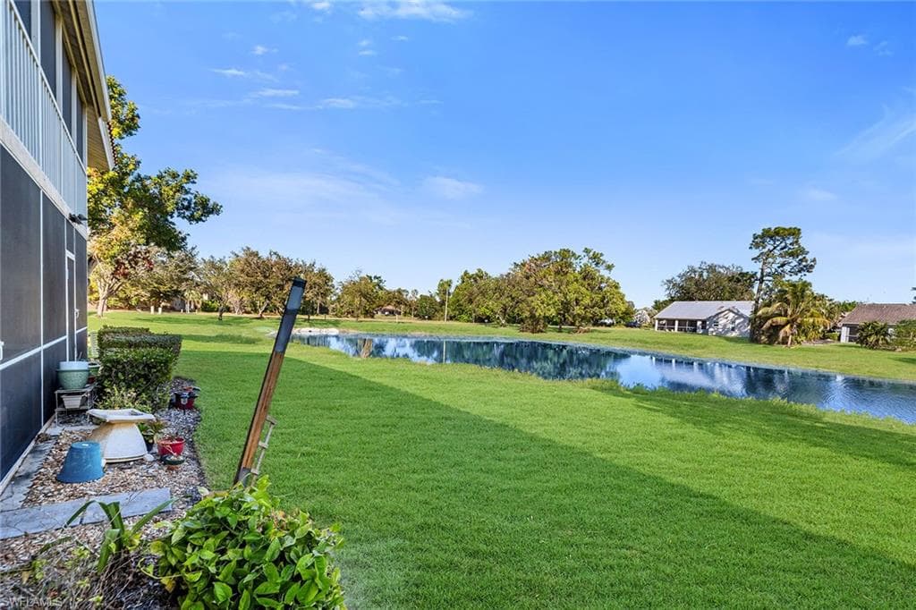 200 Furse Lakes Cir B2, Naples, FL 34104-16